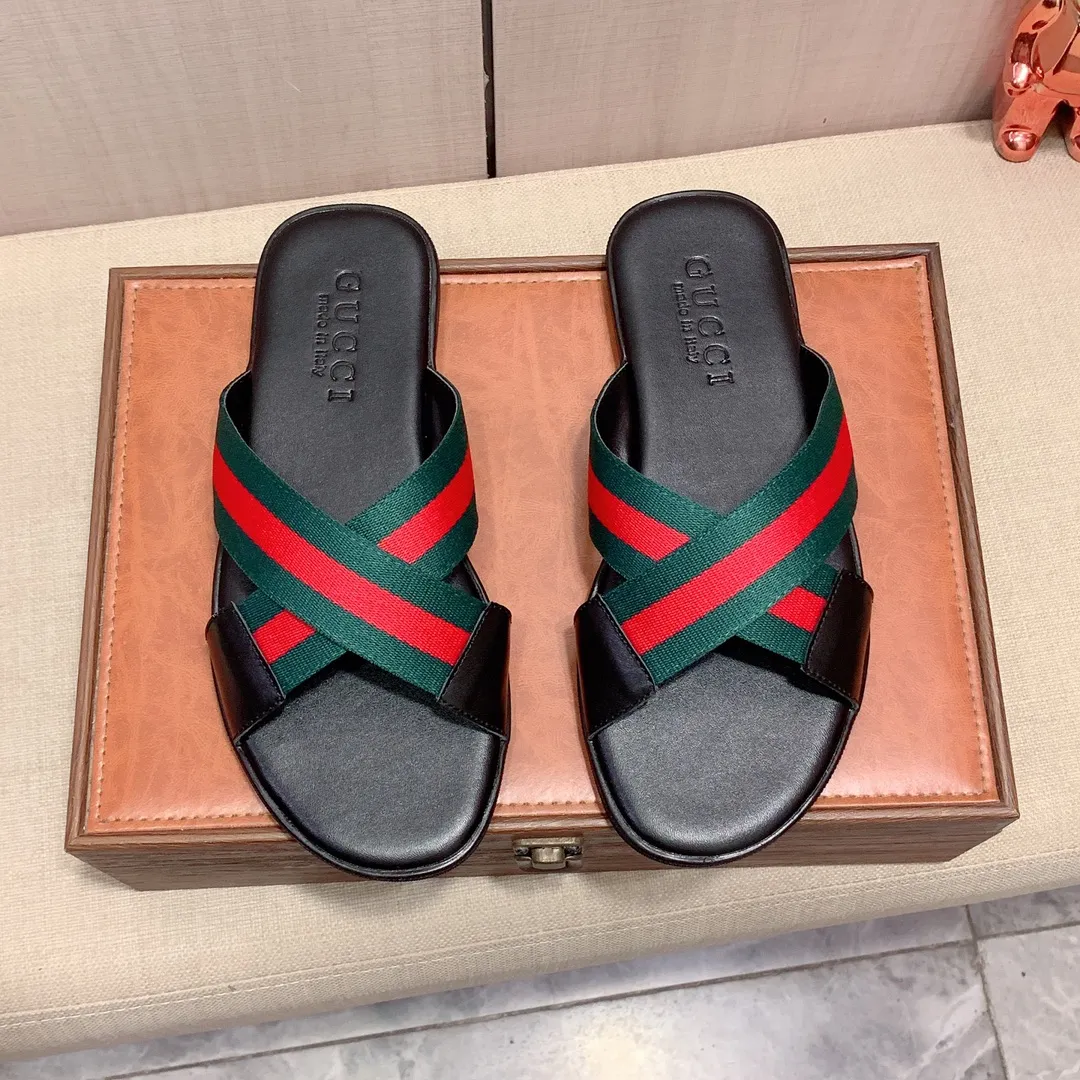 Slippers: New model: Factory price: 240💰💰🎩🎩🔥🔥《 Gucci* 》Series of slippers top purchasing agent🔍🔍Sold at the same time for men, original Italian imported webbing made of selected cowhide, exquisite workmanship,), sole: (super comfortable) original factory special sole, ⚠️exclusive double-layer movable molded sole super comfortable⚠️, real shot🎬the real thing is more beautiful🔍🔍266 regular code 38-44, can be ordered 45.